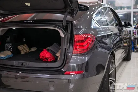 BMW M50d. 창원 카톡하우스에서 라이트필름 작업하였습니다.
