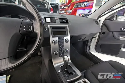 볼보C30(VOLVOC30) 실내랩핑(wrapping) 카본랩핑으로 차량의 실내분위기를 체인지~!
