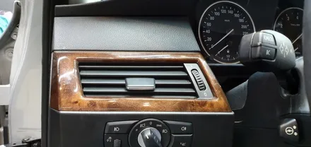 E60 BMW  5시리즈 실내 리얼카본랩핑을 입히다!