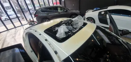 BMW 5시리즈 유광블랙 루프스킨 재시공