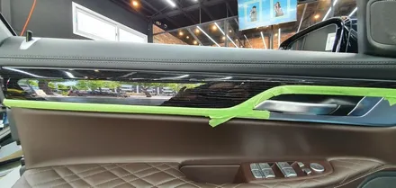 BMW 7시리즈(G11) 우드부분 실내 무광 카본 랩핑으로 변경!