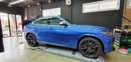 창원 2021 BMW X6  사틴블랙 전체랩핑으로 강렬한 포스!