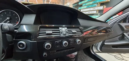 E60 BMW  5시리즈 실내 리얼카본랩핑을 입히다!