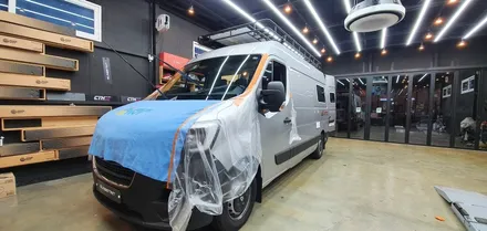 르노마스터 캠핑카 글라틴트 슈어X틴팅으로 멋진휴가를 보내자!