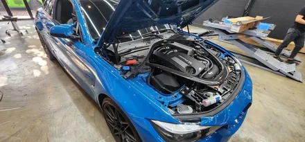 창원 BMW M4 전체랩핑 에이버리 락그레이 스타일 시공!