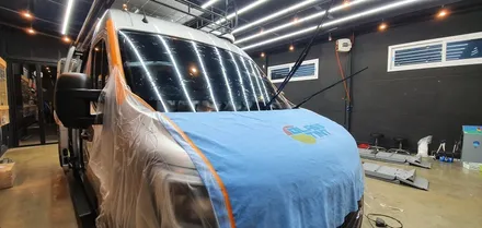 르노마스터 캠핑카 글라틴트 슈어X틴팅으로 멋진휴가를 보내자!
