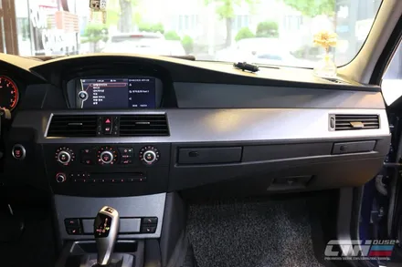 창원 랩핑/카스킨 전문 BMW528i 실내랩핑 시공기