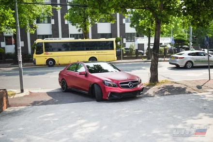 창원 수입차 랩핑 전문점. 벤츠 E 클래스 랩핑 마무리.