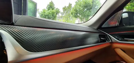 BMW  G30 5시리즈 실내 무광 카본랩핑으로 하이그로시  얼룩을  지워보자 !