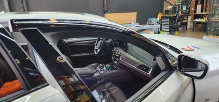 G30 BMW 5시리즈 윈도우몰딩 크롬죽이기  유광블랙 부분랩핑 하기!
