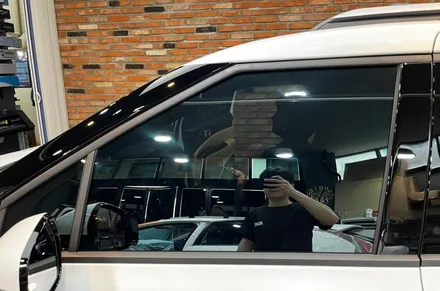 [카니발 하남 신차패키지] 크로마9 썬팅 휀다방음 모노륨장판 유리발수코팅 / 하남시 망월동