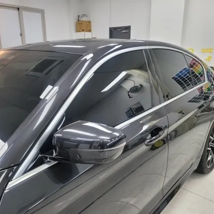 실내 카본 랩핑 실외 크롬 죽이기로 고급스럽고 스포티 해진 BMW 530e / 하남 감일동