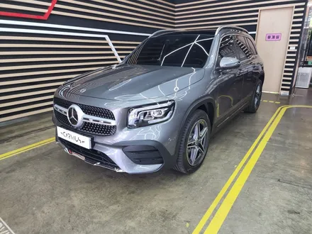 벤츠 GLB250(X247) 순정 어라운드뷰와 리어 에어밴트 시공 / 수원 영통구