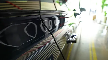 벤츠 EQS450+ 액티브 엠비언트 및 소프트 클로징 옵션 추가 시공 / 수원 영통구