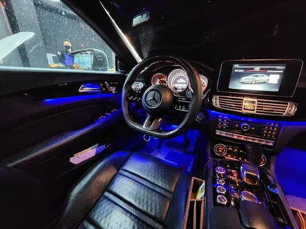 벤츠 CLS63s 엠비언트 라이트 광량업 & 블랙박스 설치 / 수원 영통구