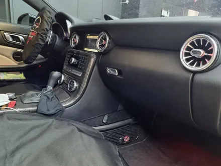 벤츠 SLK55amg 터빈 송풍구 재시공 및 엠비언트 라이트 추가 / 수원 영통구