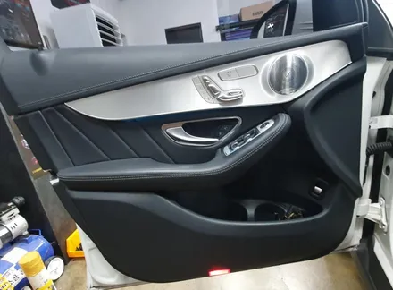 벤츠 엠비언트라이트, 악세사리가 필요없는 벤츠 GLC250d 무드등 튜닝! 천안/대전 / 수원 영통구