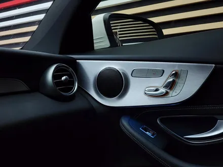 벤츠 C클래스 엠비언트 라이트 업그레이드 시공 [C43amg, 차량 무드등] / 수원 영통구