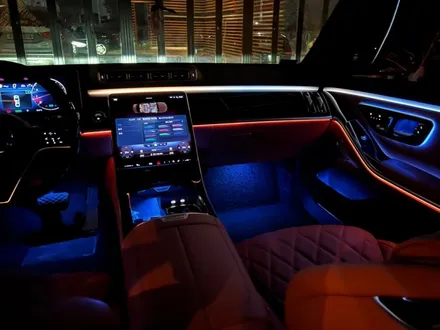 벤츠 S580 액티브 엠비언트 라이트, 100% 순정 부품으로 시공 / 수원 영통구