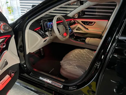 벤츠 S500(W223) 순정 액티브 엠비언트와 4D 전동트위터 장착 / 수원 영통구