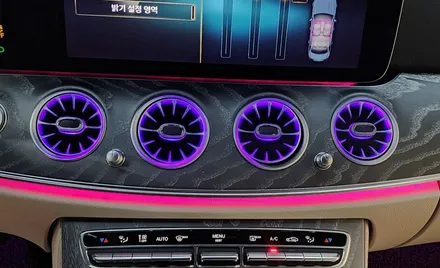 수원 벤츠 e 350 계기판 상단, 송풍구 앰비언트 라이트 시공 (e 클래스, 실내 분위기, 벤츠 튜닝, 후기, 사례) / 수원 영통구