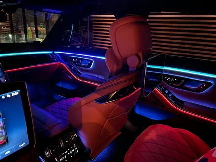 벤츠 S580 액티브 엠비언트 라이트, 100% 순정 부품으로 시공 / 수원 영통구