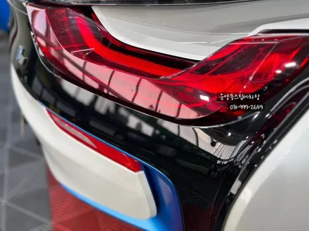운양동스팀세차 - BMW i8 차량 아파트 석회물 제거 작업 스팀세차로 완벽하게!/ 운양동아파트석회물제거 작업 보험처리 가능합니다. / 경기 김포