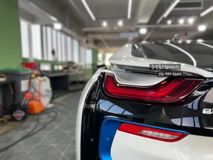 운양동스팀세차 - BMW i8 차량 아파트 석회물 제거 작업 스팀세차로 완벽하게!/ 운양동아파트석회물제거 작업 보험처리 가능합니다. / 경기 김포