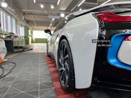 운양동스팀세차 - BMW i8 차량 아파트 석회물 제거 작업 스팀세차로 완벽하게!/ 운양동아파트석회물제거 작업 보험처리 가능합니다. / 경기 김포