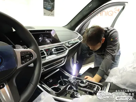 BMW X7 대표가 직접 시공하는 인수거부 솔라가드 노블레스 Z 썬팅 + 프론트풀ppf + 유리막코팅 + 발수코팅 + 코로나살균 신차패키지 카우라 영등포 카고 영등포솔라가드브이쿨 / 서울 영등포구 양평동5가