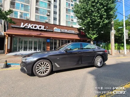 BMW 520d 대표가 직접 시공하는 브이쿨 k 썬팅 딜러표썬팅 제거 썬팅재시공 영등포 카우라 영등포솔라가드 카고 영등포점 caura 동호회인기썬팅 브이쿨 영등포양평1호점 하버캠프 / 서울 영등포구 양평동5가