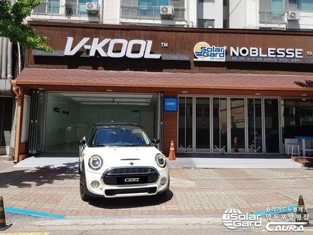 MINI 미니 쿠퍼 5도어 대표가 직접 시공하는 신차패키지 솔라가드 새턴썬팅 솔라가드 영등포 양평점 브이쿨 영등포 양평점 카우라 1인시공점 목동 솔라가드 여의도 솔라가드 / 서울 영등포구 양평동5가