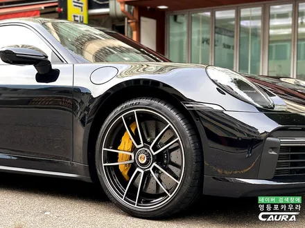 포르쉐 911(992) 터보 S 젯블랙, 레드시트, 카본세라믹브레이크 찰떡 옵션 선택 하버캠프 세라믹본드 틴팅 아이나비 블랙박스 보조배터리 영등포 카우라 후기 포르쉐 ppf틴팅성지 / 서울 영등포구 양평동5가
