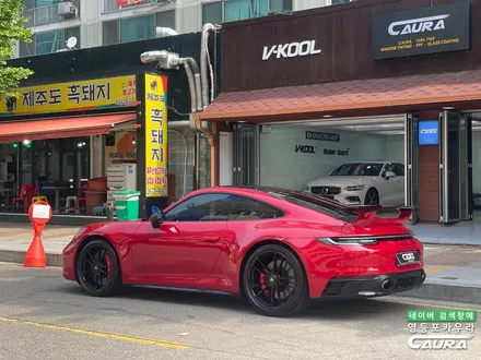 포르쉐 911 GTS 카민레드 찰떡 옵션 선택 전체 PPF 앞유리 돌빵 무적 윈드실드 하버캠프 세라믹본드 틴팅 아이나비 블랙박스 보조배터리 영등포 카우라 후기 실내PPF 성지 / 서울 영등포구 양평동5가