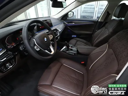 BMW 530i 꼼꼼한 카우라가 시공한 솔라가드노블레스k+라이트PPF+유리막코팅+코로나살균+발수코팅 신차패키지 카우라영등포카고 솔라가드 양평점 브이쿨 목동 하버캠프 카우라신차패키지 / 서울 영등포구 양평동5가