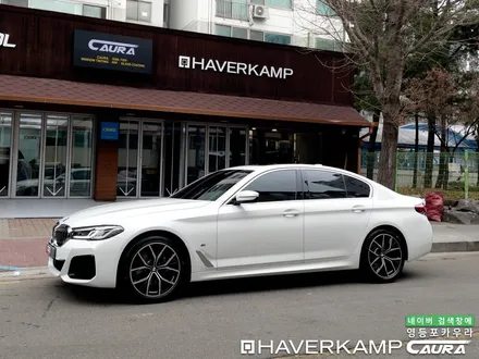 BMW 530i 화이트 모카시트 출고 하버캠프베스트본드 라이트ppf유리막코팅 영등포 카우라 후기 영등포브이쿨 솔라가드 여의도 하버캠프영등포 목동점 당산 신차패키지 영등포 카포먼스 / 서울 영등포구 양평동5가