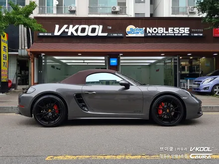포르쉐 718 박스터 GTS 대표가 직접 시공하는 신차패키지 브이쿨 K썬팅 + 지테크닉 V4 유리막코팅 + 생활보호 PPF 브이쿨 카우라 영등포 양평1호점 솔라가드 1인시공점 / 서울 영등포구 양평동5가