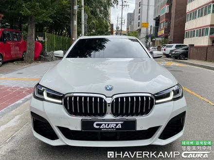 BMW 530e 화이트 일산에서 오신 오너님! 일산 bmw신차패키지 bmw 5시리즈 영등포 카우라 솔라가드 브이쿨 하버캠프영등포 ppf 신차검수 여의도 용산 목동 당산 신차패키지 / 서울 영등포구 양평동5가
