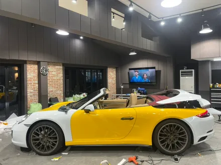 노랑이로 변신할 포르쉐911카레라 카브라올레 포르쉐분당랩핑 / 성남 판교 분당구