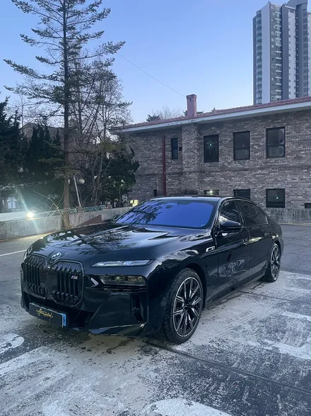 BMWi7 판교에 위치한 랩핑PPF전문점 아트더랩에서 크롬을 랩핑하여 포스있게 변신하기 / 성남 판교 분당구
