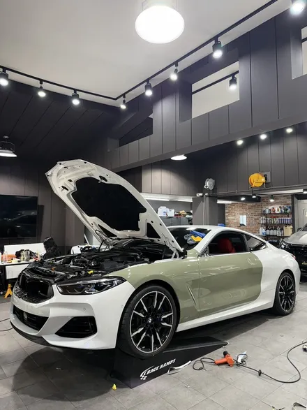 강남/양재/성남 BMW8시리즈 m850i 신차출고하자마자 밀키그린에 바로심쿵하셔서 전체랩핑 / 성남 판교 분당구