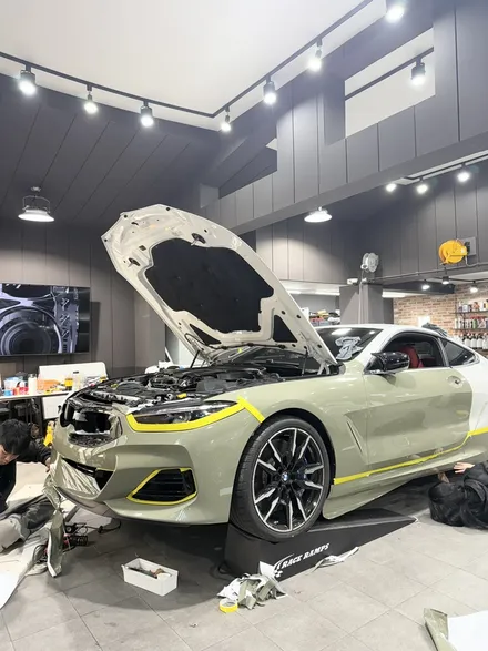 강남/양재/성남 BMW8시리즈 m850i 신차출고하자마자 밀키그린에 바로심쿵하셔서 전체랩핑 / 성남 판교 분당구