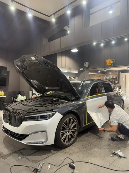 양재/분당/성남 BMW7시리즈 기존랩핑제거후 상단블랙 하단화이트 투톤랩핑 듀오톤랩핑으로 고급의 끝판왕만들기 / 성남 판교 분당구