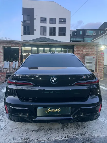 BMWi7 판교에 위치한 랩핑PPF전문점 아트더랩에서 크롬을 랩핑하여 포스있게 변신하기 / 성남 판교 분당구