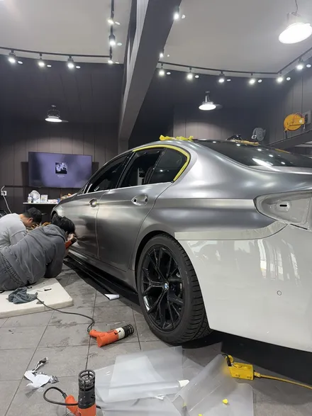 성남/판교 BMW5시리즈 무광실버 랩핑으로 짜세차량만들기 / 성남 판교 분당구