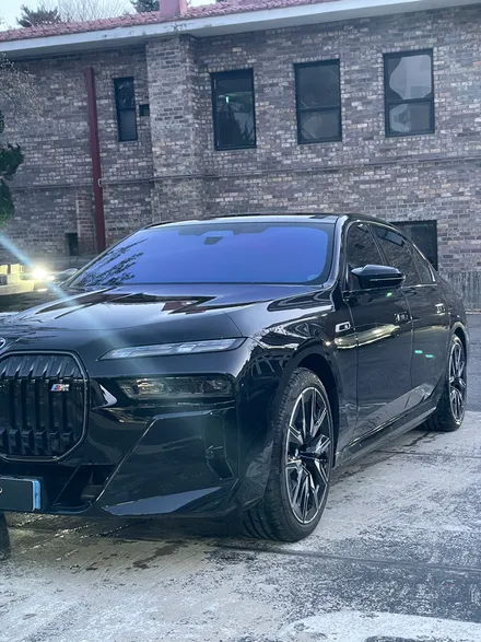 BMWi7 판교에 위치한 랩핑PPF전문점 아트더랩에서 크롬을 랩핑하여 포스있게 변신하기 / 성남 판교 분당구