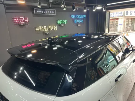 레인지로버 이보크, 레터링/그릴 변경 및 루프 스킨 부분 랩핑 / 서초, 강남, 양재