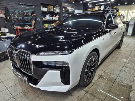 화이트 앤 블랙, 순정처럼 듀오톤(투톤) 블랙 PPF 시공, BMW 740 i / 강남구 역삼동