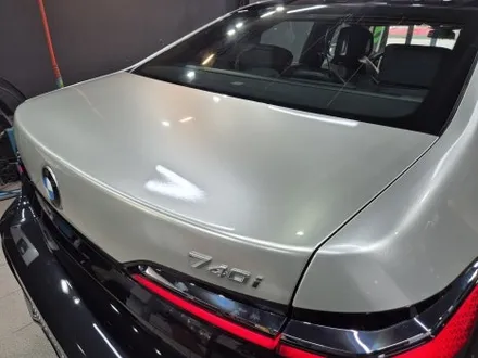 BMW 740 i 글로시 메탈릭 리퀴드 실버 듀오톤(투톤)랩핑 / 강남구 역삼동