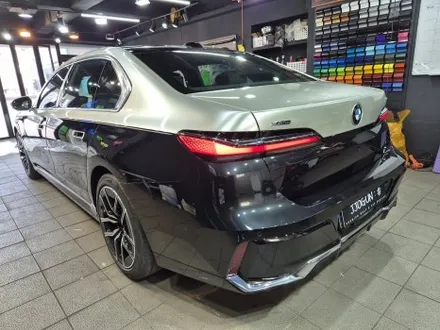 BMW 740 i 글로시 메탈릭 리퀴드 실버 듀오톤(투톤)랩핑 / 강남구 역삼동